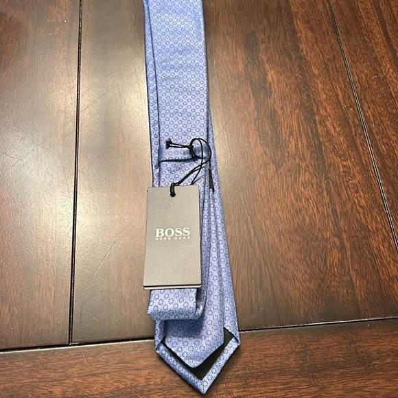 Hugo Boss tie - Picture 3 of 4
